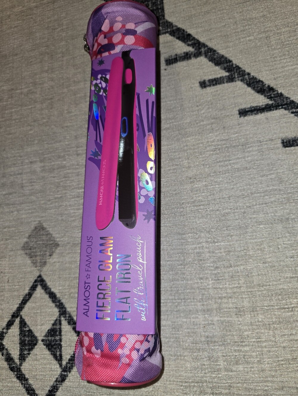 NWT Almost Famous Fierce Glam Flat Iron With Travel Pouch Purple/Pink - Picture 4 of 8